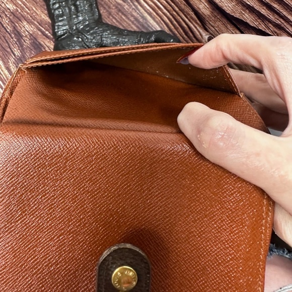 Louis Vuitton Monogram Kisslock Wallet EUC​​ - Picture 8 of 15